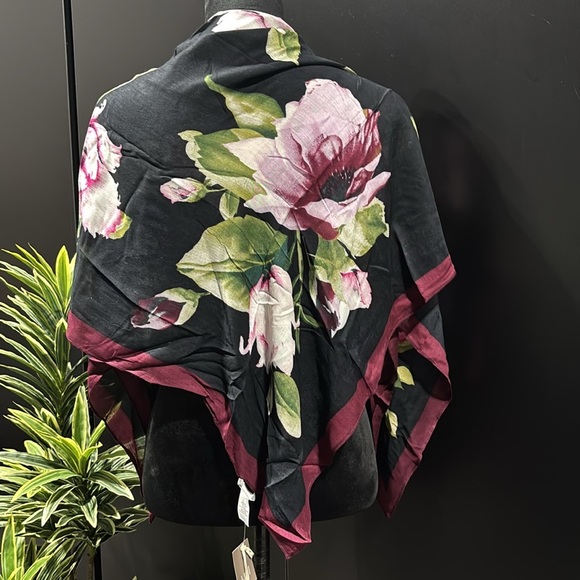 J.Jill Square Sophisticated/luxurious feel,sheer, 100% Viscose Rayon scarf - Picture 6 of 8